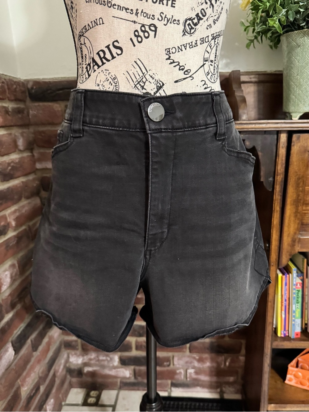 Democracy Ab Solution Sky Rise Dolphin Shorts Black Denim Size 16